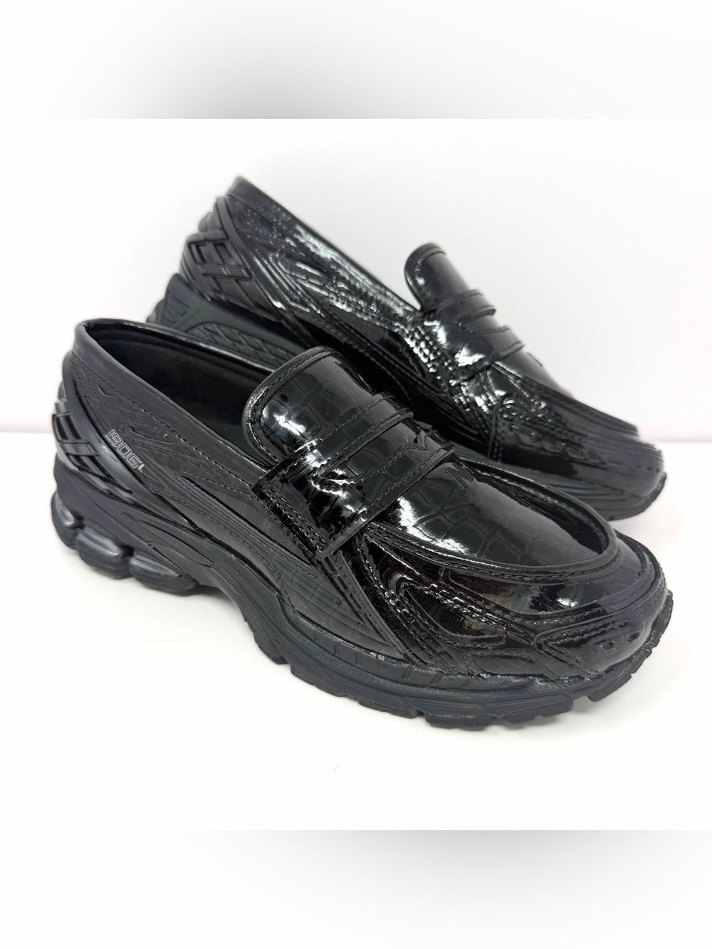 New Balance 1906L Penny Loafer Sneaker Mens 6 / Womens 7.5 Black Croc Leather